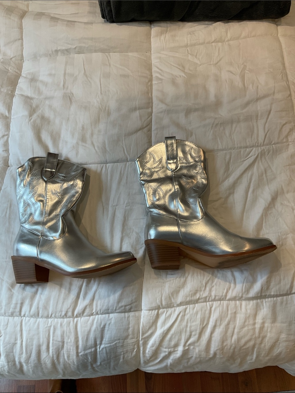 Silver Metallic Women's Western Ankle Boots, 7.5